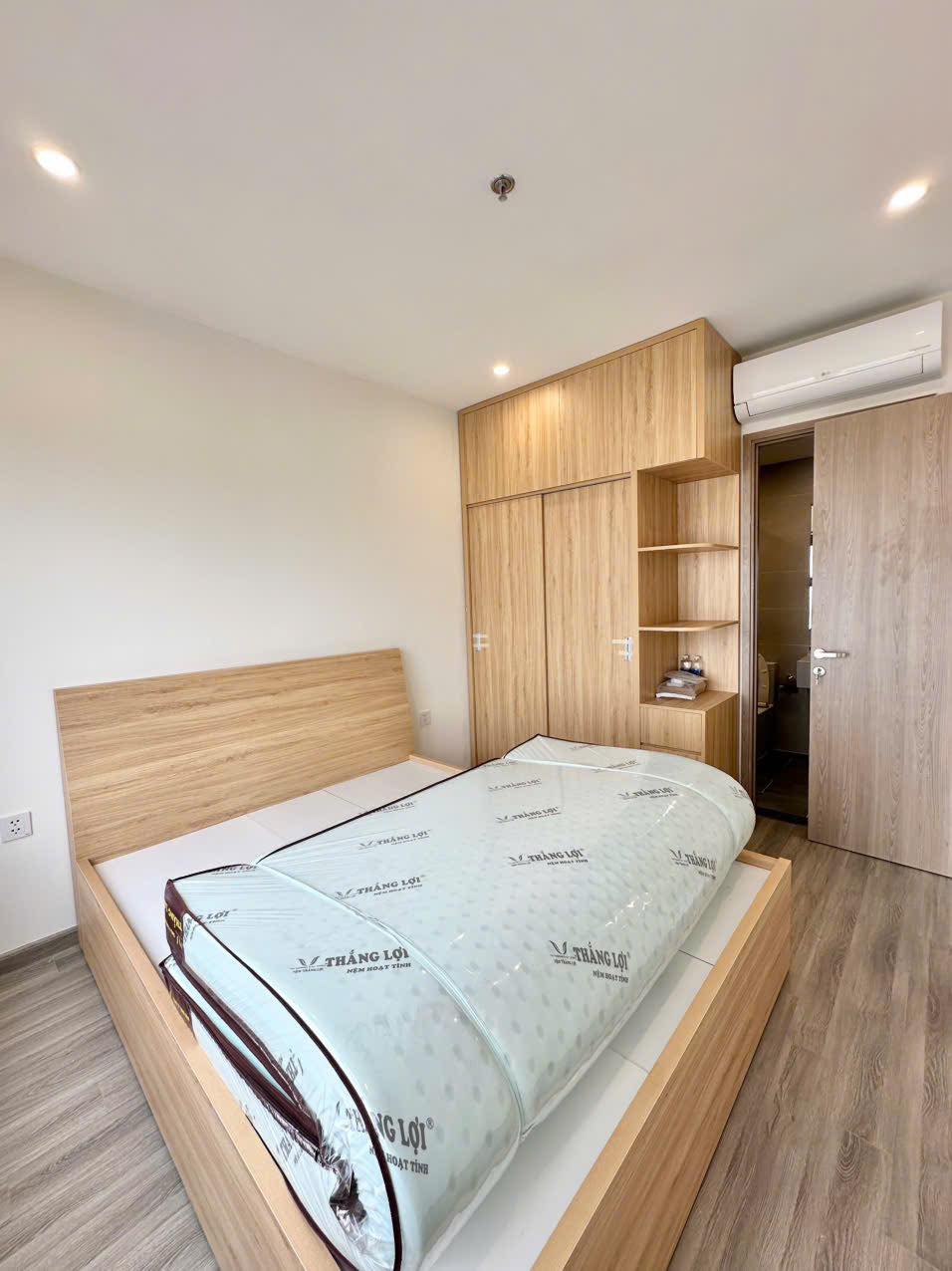 the oais vinhomes grand park 6